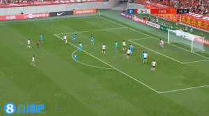 U22国足2-0领先！下半场开场仅30秒，王钰栋策动，李新翔头球破门