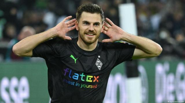 博鱼电竞APP-门兴大将跳槽去死敌 霍夫曼到药厂是咋回事？