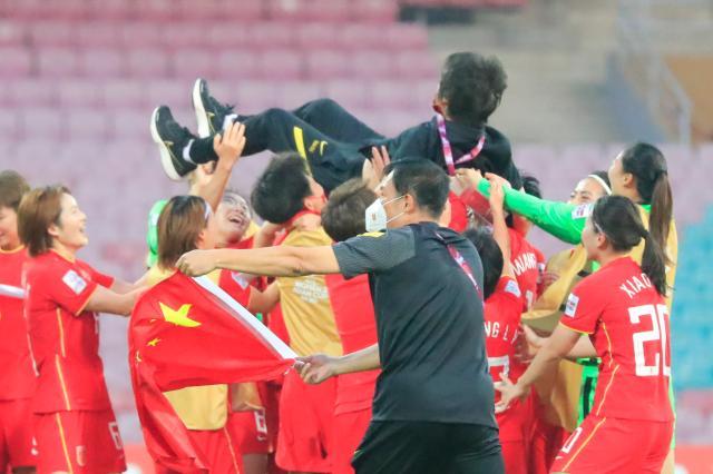 博鱼电竞首页-水庆霞半场调整收获奇效 俩大替补造3球+补时绝杀