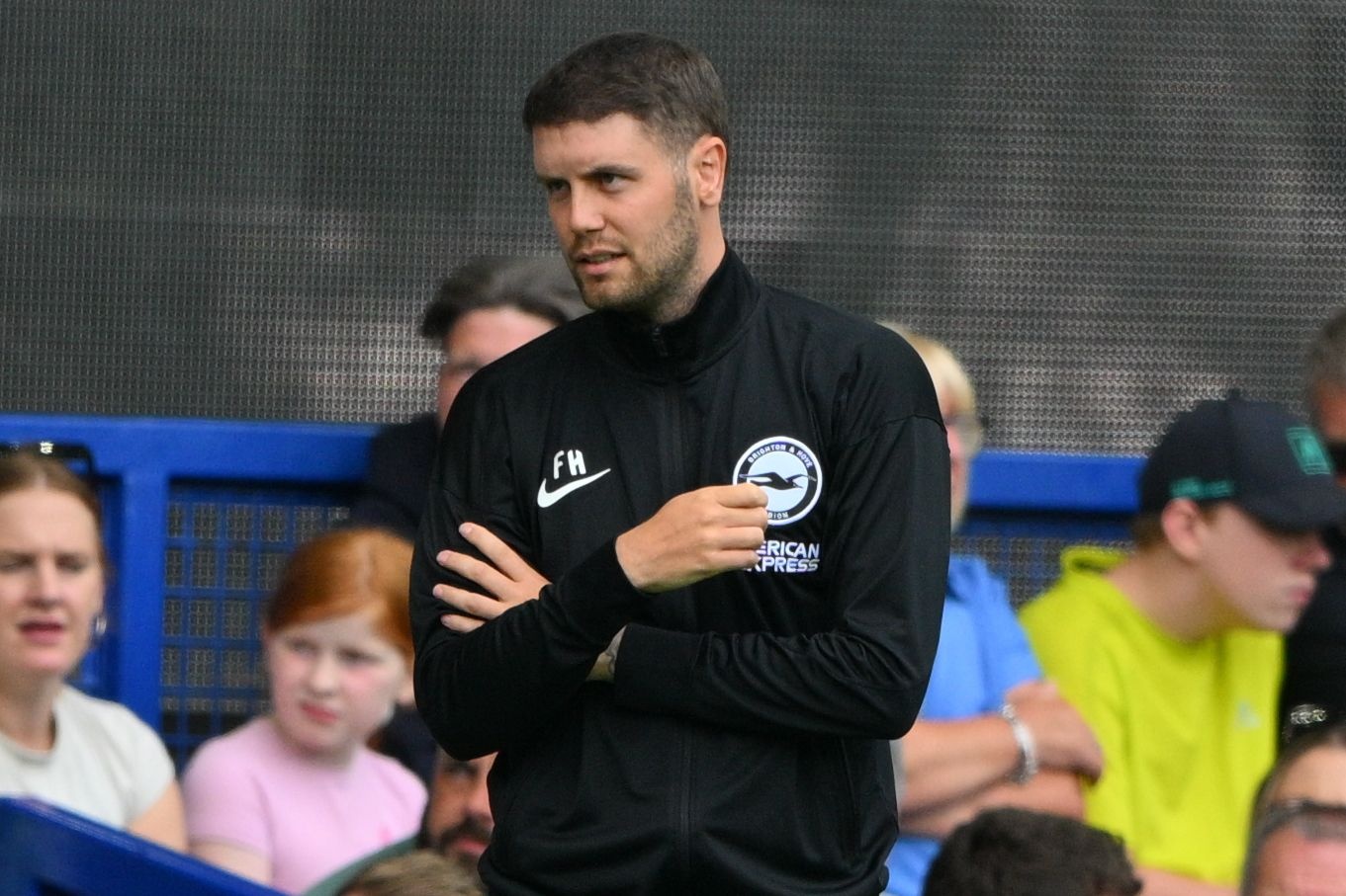 布莱顿主帅：定位球多会打乱节奏，枪手领先时角球会耗时超1分钟